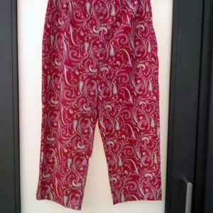 CLIO Capris - Size 10